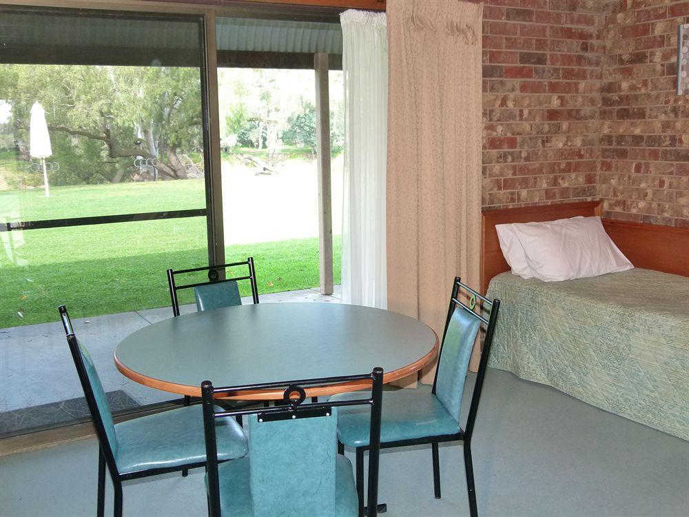 Cadell On The Murray Motel Moama Bagian luar foto