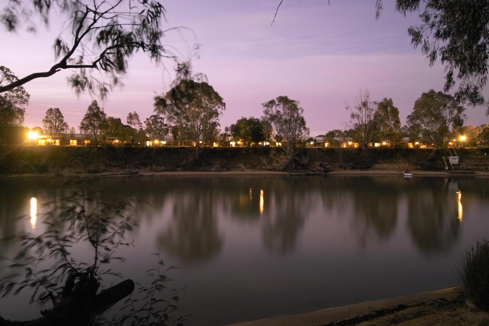 Cadell On The Murray Motel Moama Bagian luar foto